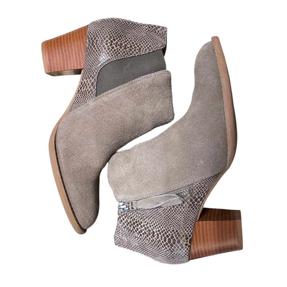 Vionic Anne Suede Ankle Boots 7.5 Gray Snakeskin Print Orthotic Block Heel Boho